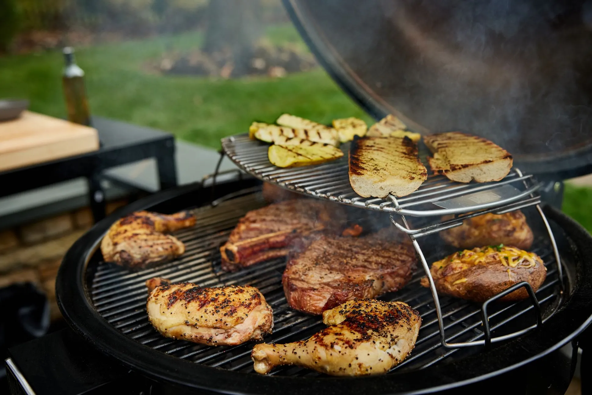 Houtskoolbarbecue Summit Kamado E-6, Black