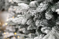 Kunstkerstboom Oslo flocked h225cm