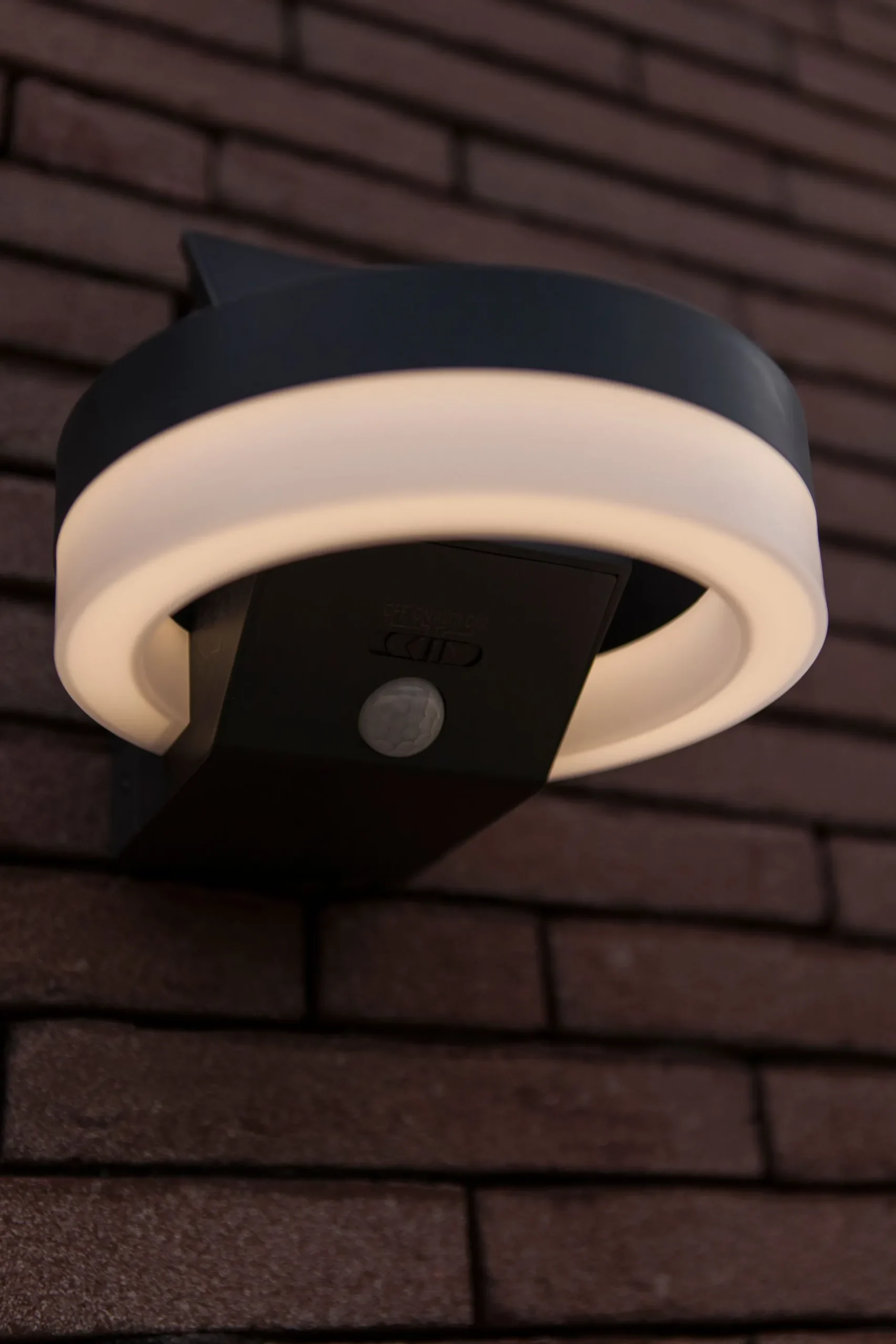 Runda solar wandlamp