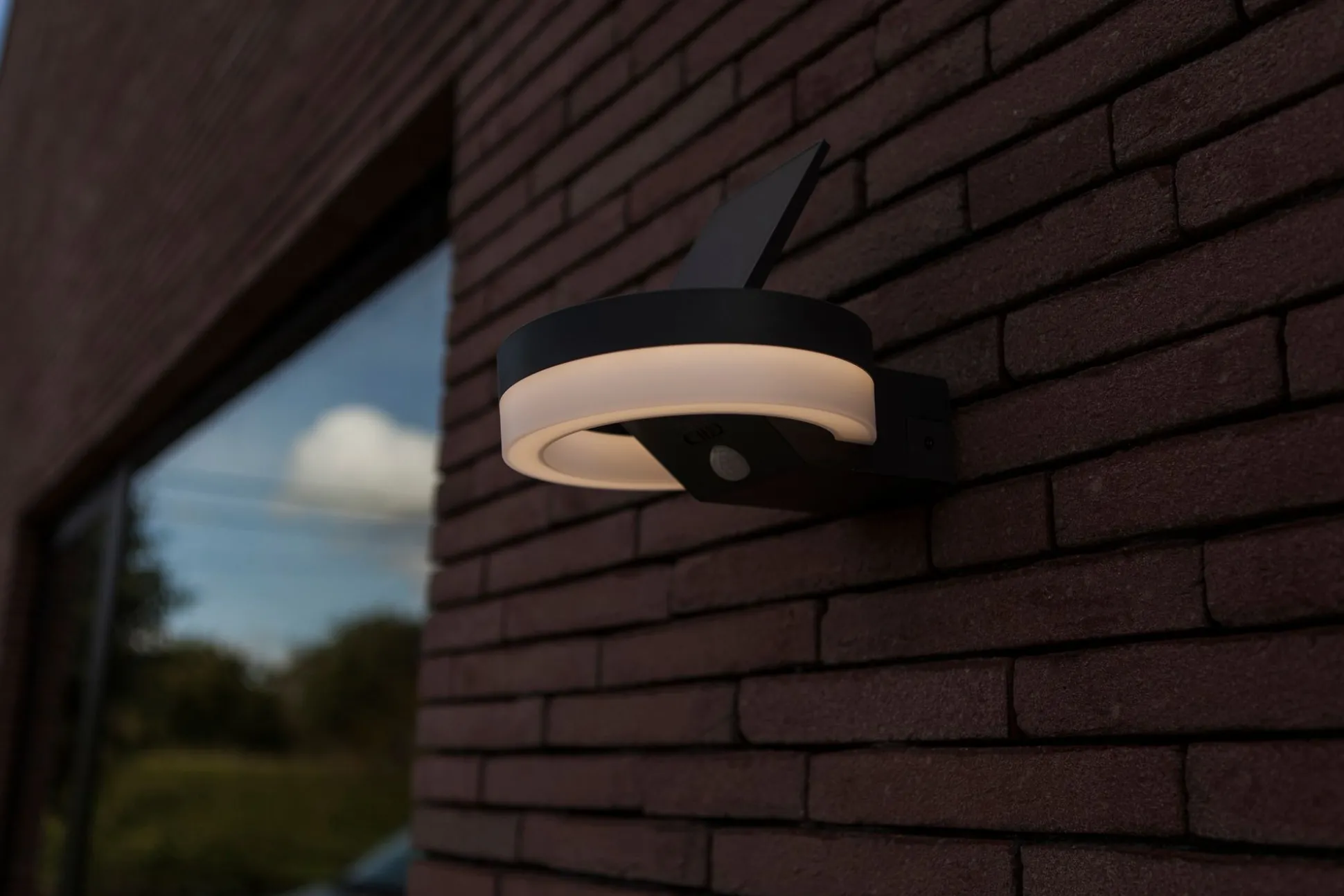 Runda solar wandlamp